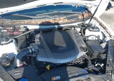 2016 Hyundai Genesis z USA, uszkodzony, nr VIN KMHHU6KJXGU131273